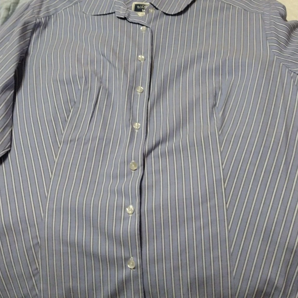 Riders by Lee, women's casual cotton button down blouses. Being sold as a Group - Picture 3 of 6